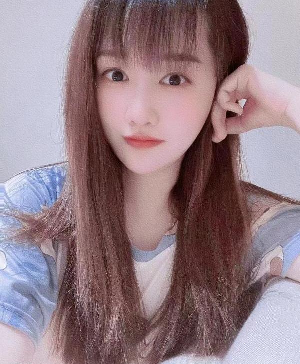 可爱的AV小女友