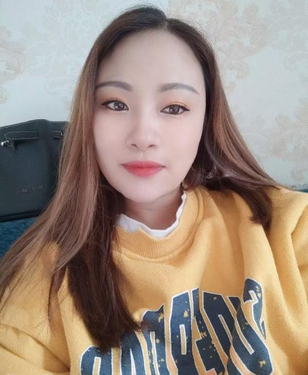 宽窄巷子丰满少妇