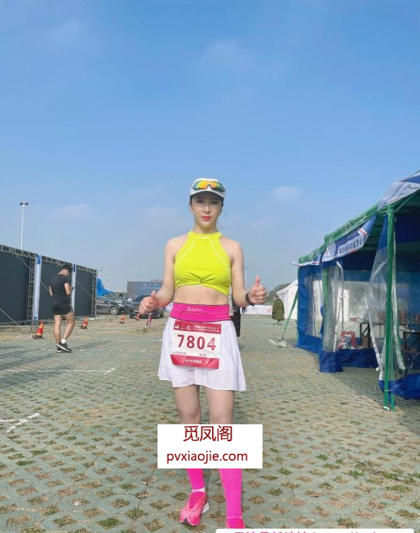 南京三牌楼小姐姐