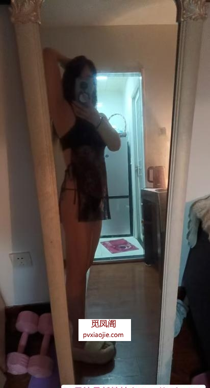 四川皮肤白貌美骚货