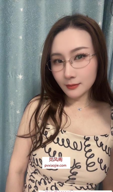 服务型性感美乳少妇