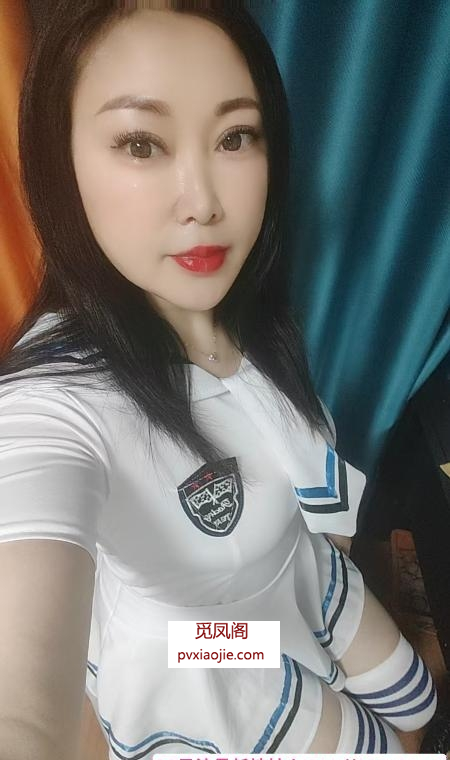 制服丰满少妇