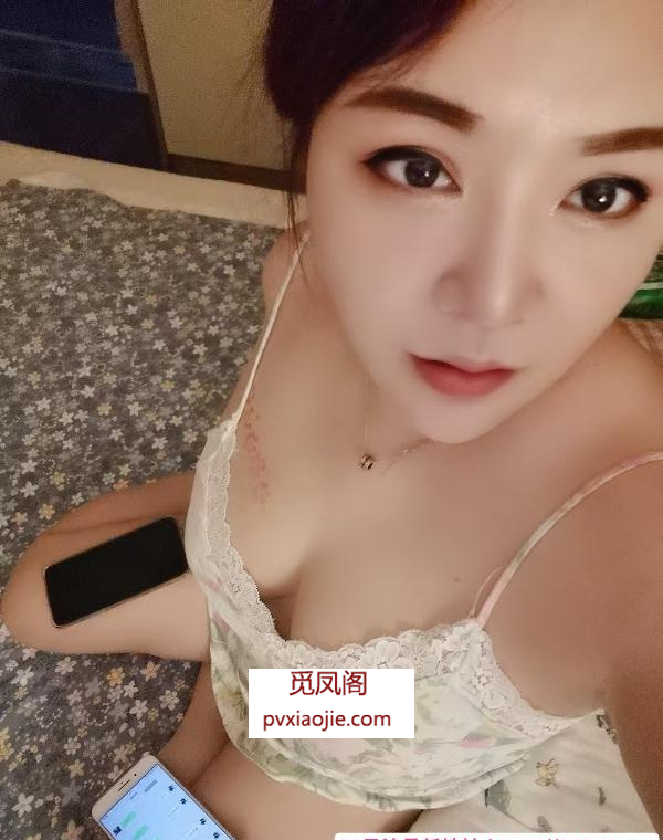 玄武门地铁站大胸熟女