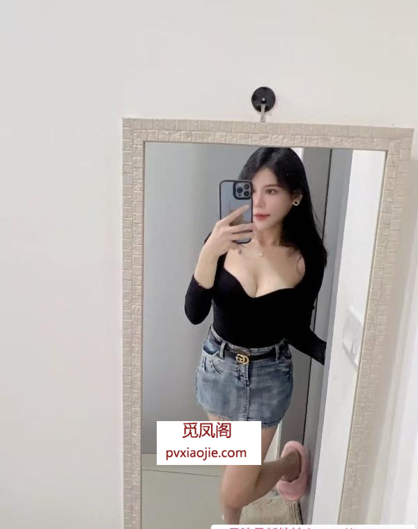 大奶网红脸骚妹