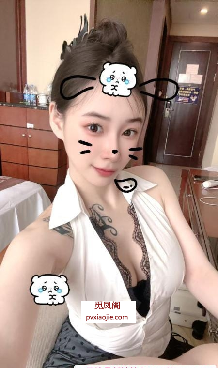 惠城舌吻旗袍骚女