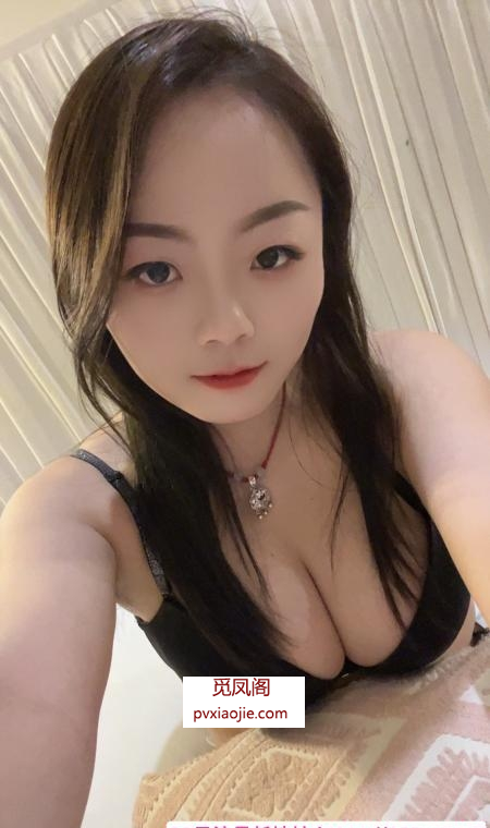 大胸服务控嫩妹