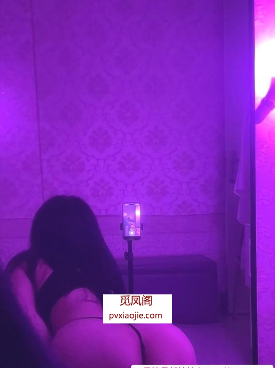 滨江翘臀小妖精曼妮