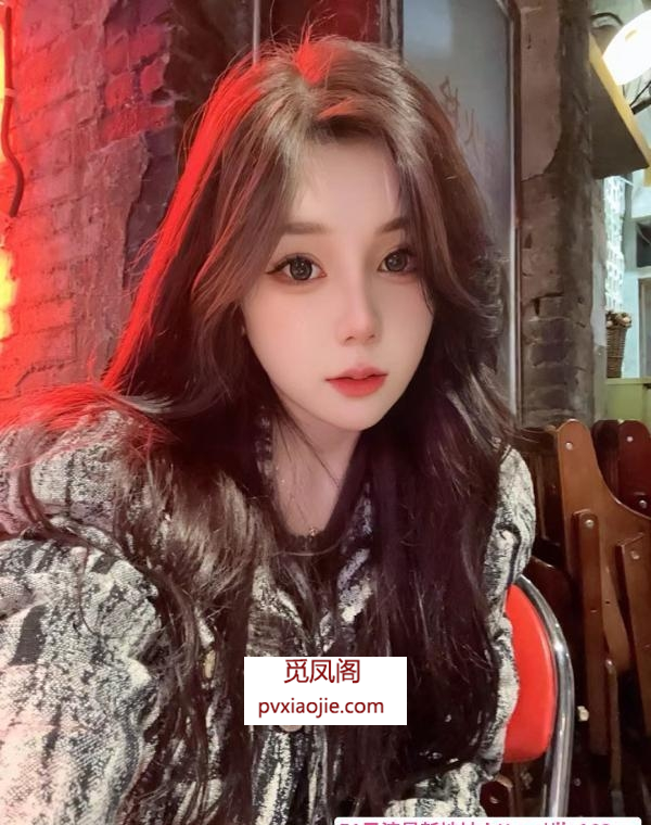 时尚御姐玉体打卡记