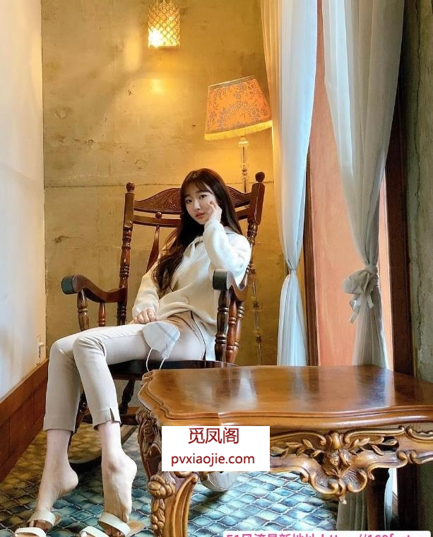 清纯大奶妹兼职